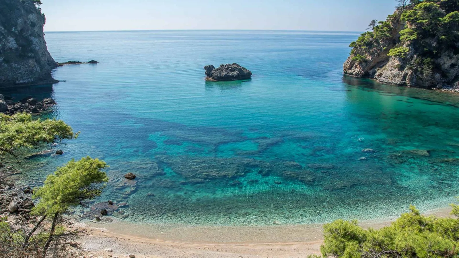 Alonaki watersports scene