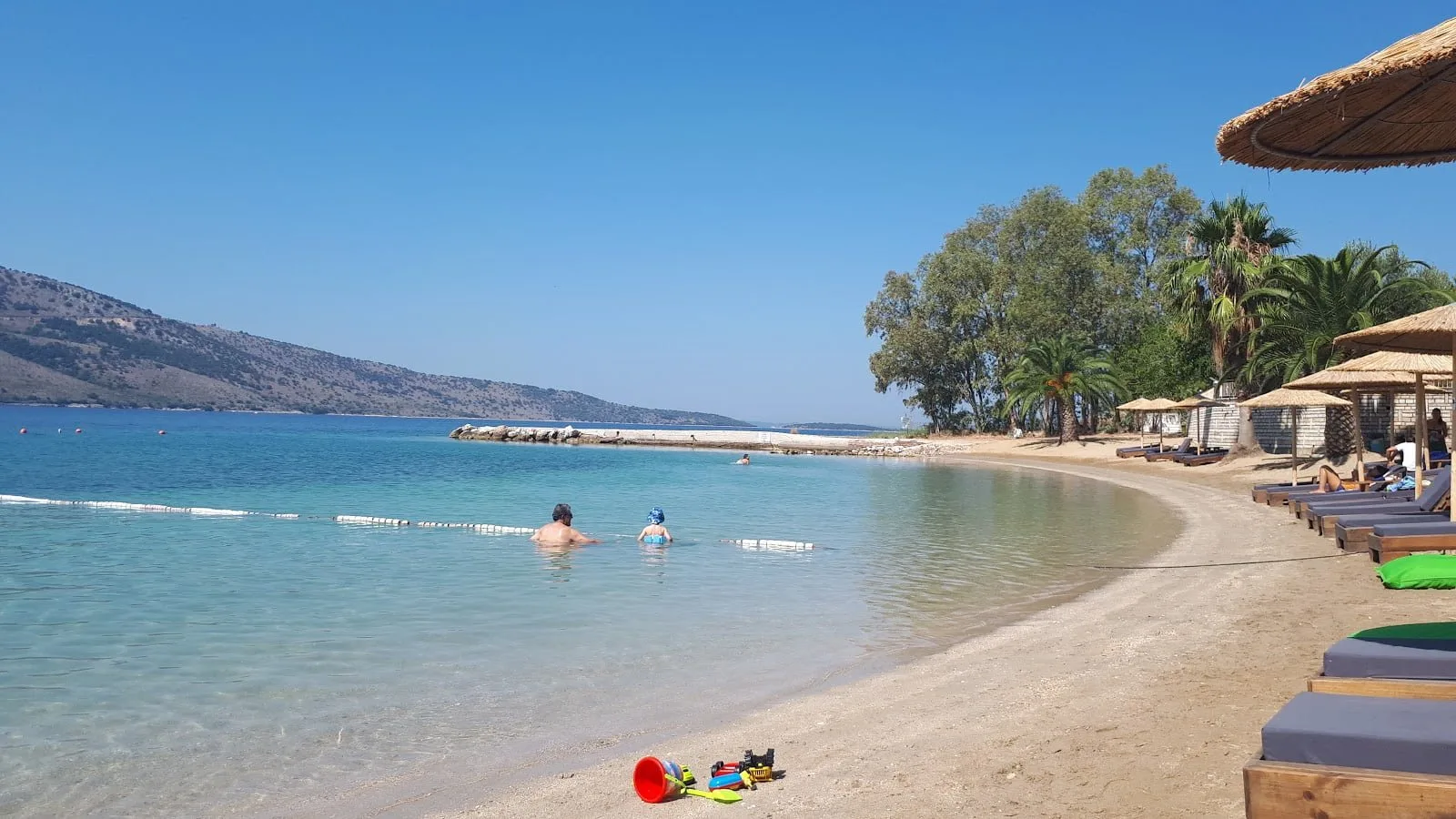 Plataria watersports scene