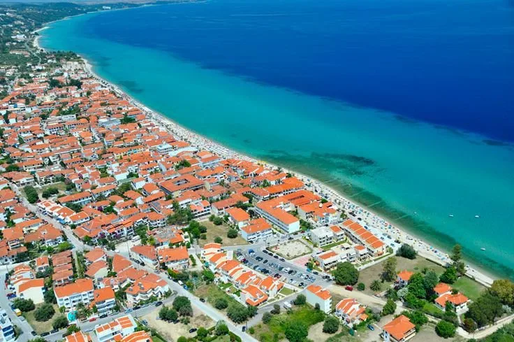 Polichrono watersports scene