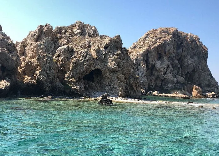 Pounta Parikias watersports scene