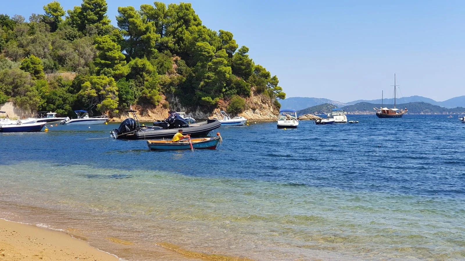 Tzaneria watersports scene